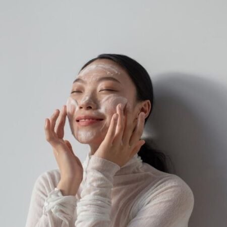 11 Langkah Double Cleansing Untuk Kulit Berminyak dan Berjerawat Agar Cepat Bersinar Alami!
